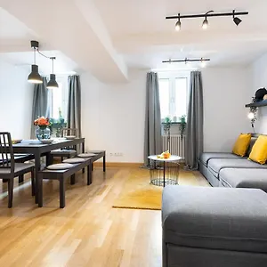 https://marienplatz-apartment-2-bedrooms-living-room-kitchen.com-bavaria.com